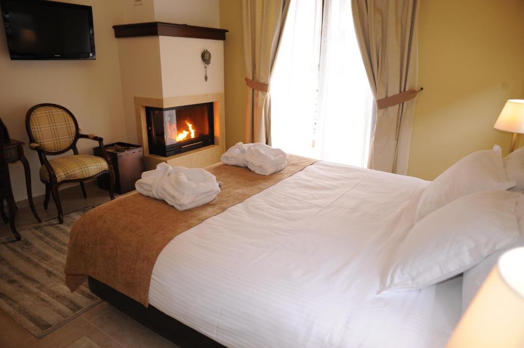 Agapi Luxury Hotel Káto Loutrákion Habitación foto