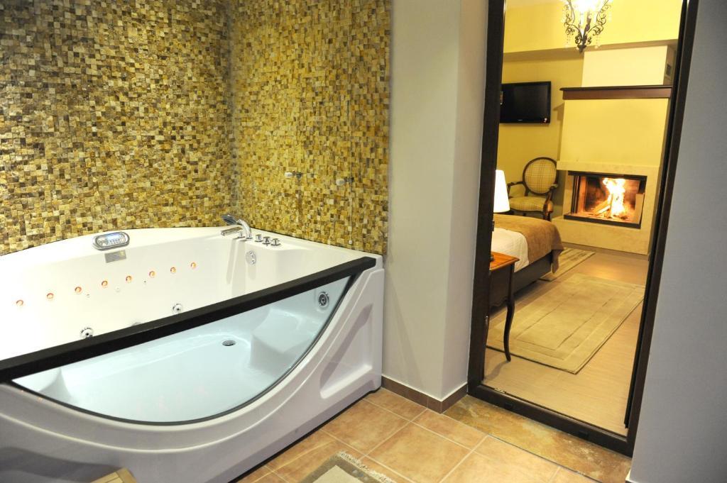 Agapi Luxury Hotel Káto Loutrákion Habitación foto
