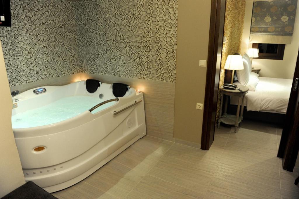 Agapi Luxury Hotel Káto Loutrákion Habitación foto